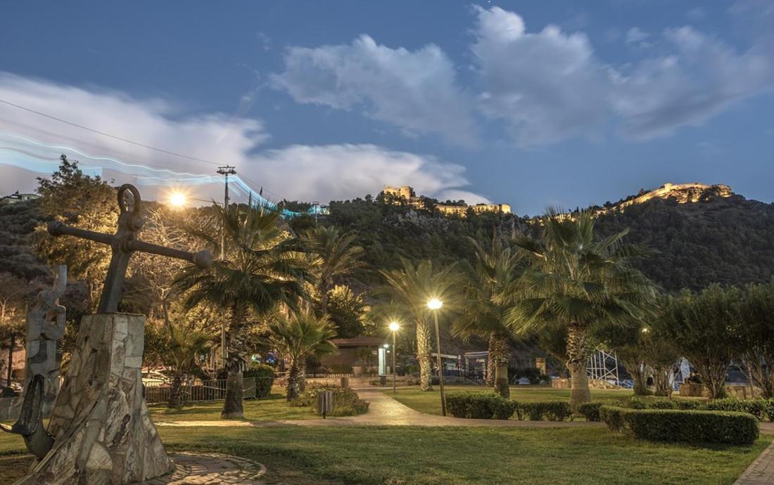 Beautiful Sultan House At Cleopatra Beach 1 With Umbrellas, Balcony, Barbecue, Private 100Mbps Wifi, Smart Tv, Table Games, Vip Trans-Fer - Beautiful Apartmenthouse Alanya Eksteriør bilde